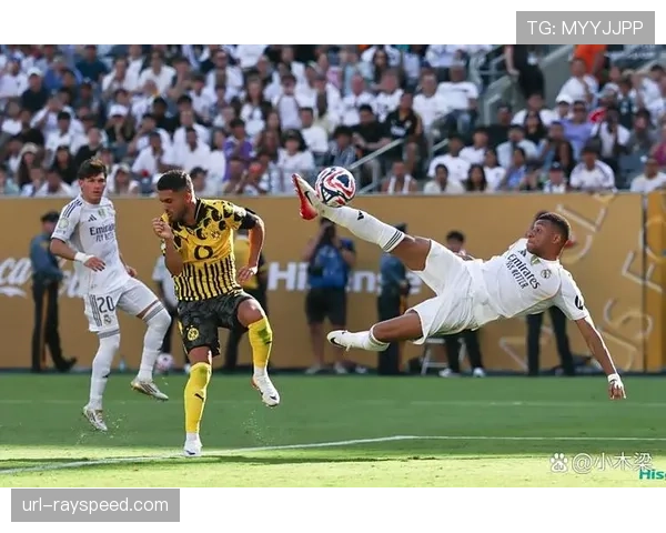 快讯:巴黎圣日耳曼对阵尼斯,姆巴佩点射首开纪录。 快讯:巴黎圣日耳曼对阵尼斯,姆巴佩点射首开纪录。